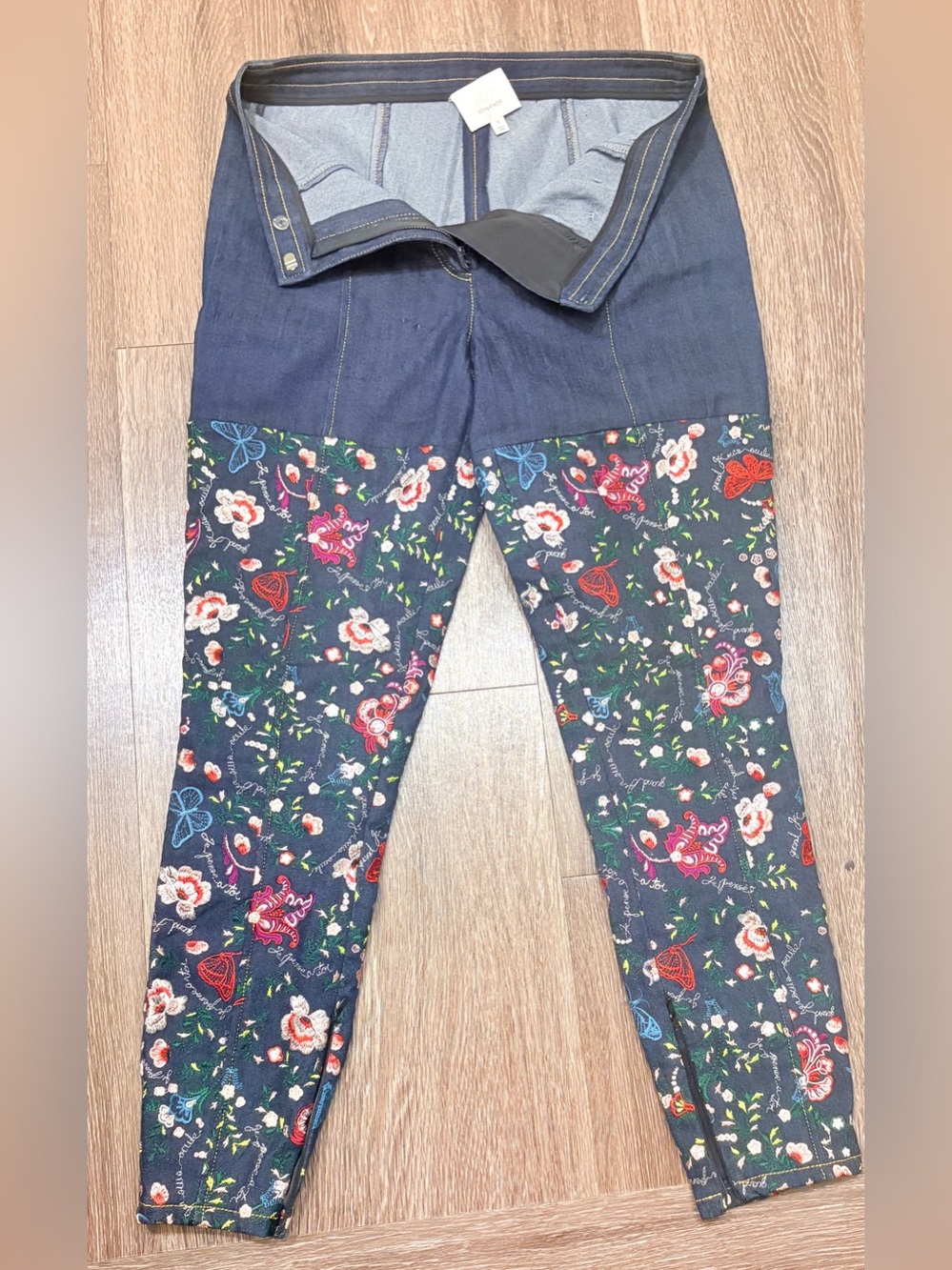Cinq a Sept Eva Marie Embroidered Skinny Jeans in Indigo-Multi Floral size 8